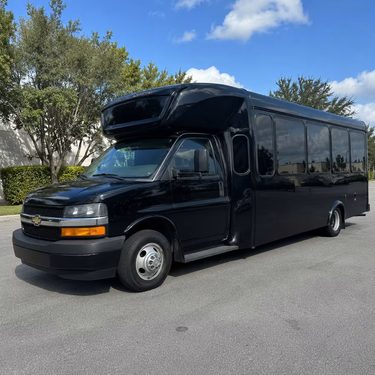 use a party bus to ride from wayne to your prom venue in style